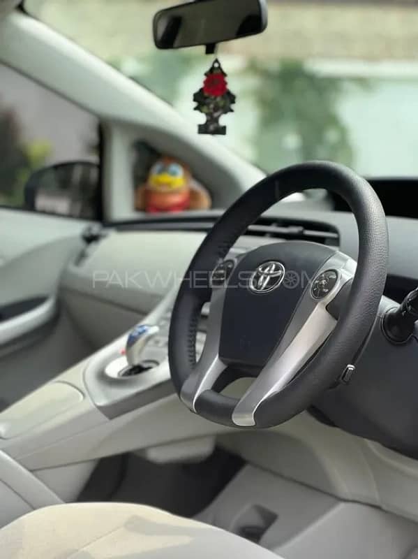 Toyota Prius 2014 1