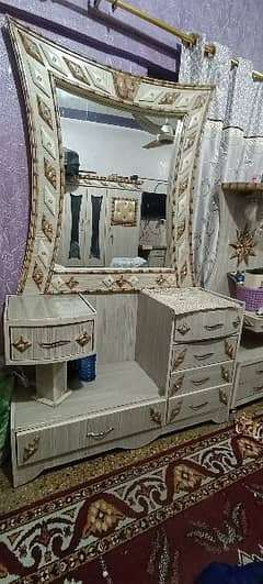 Dressing table