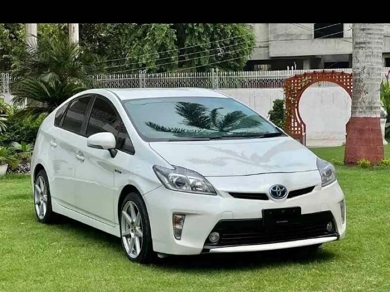 Toyota Prius 2014 6