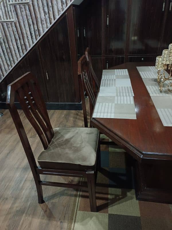 Dining table with 6 chairs 4
