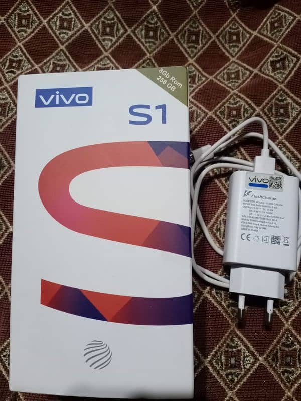 Vivo S1 8-256 & Redmi 9c 3-64 1