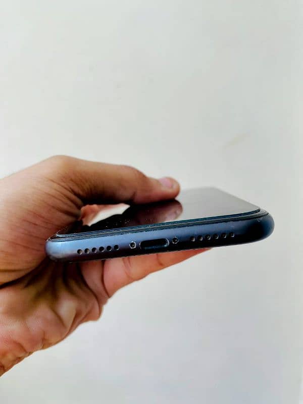 iPhone 11 Factory unlock 2