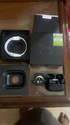 iPhone Airpod Pro in black