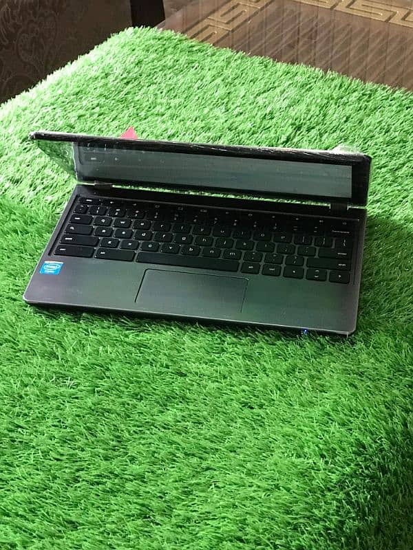 Acer c740 Intel Celeron 5th generation 4gb ram 128gb ssd 3