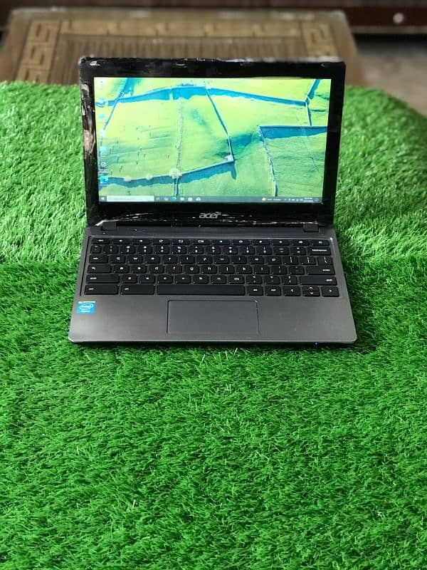 Acer c740 Intel Celeron 5th generation 4gb ram 128gb ssd 4