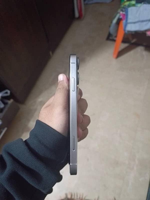 Iphone Xr conveted to 15 pro naturaln titanium 6