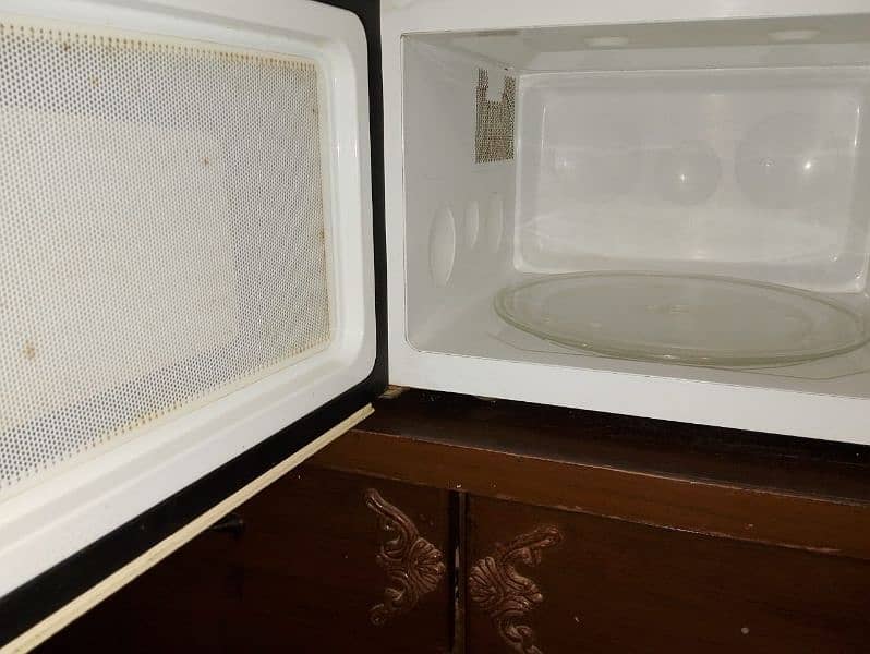 Dawlance microwave oven 3