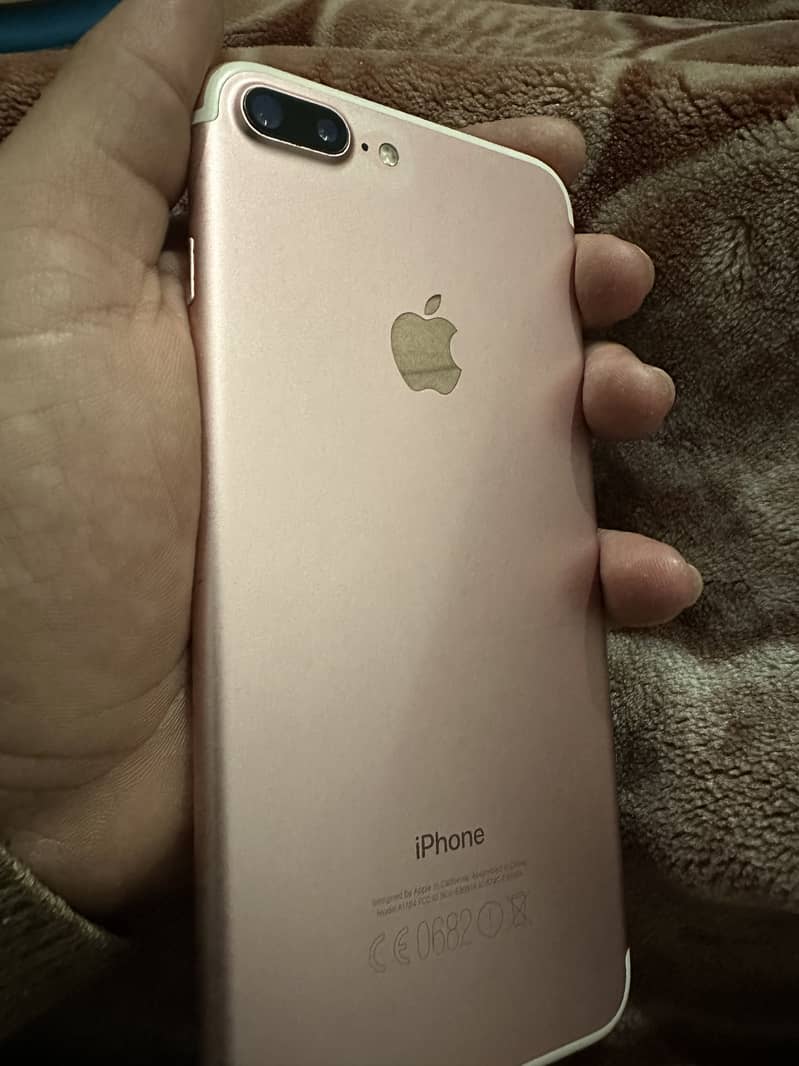 Apple iPhone 7 Plus 0