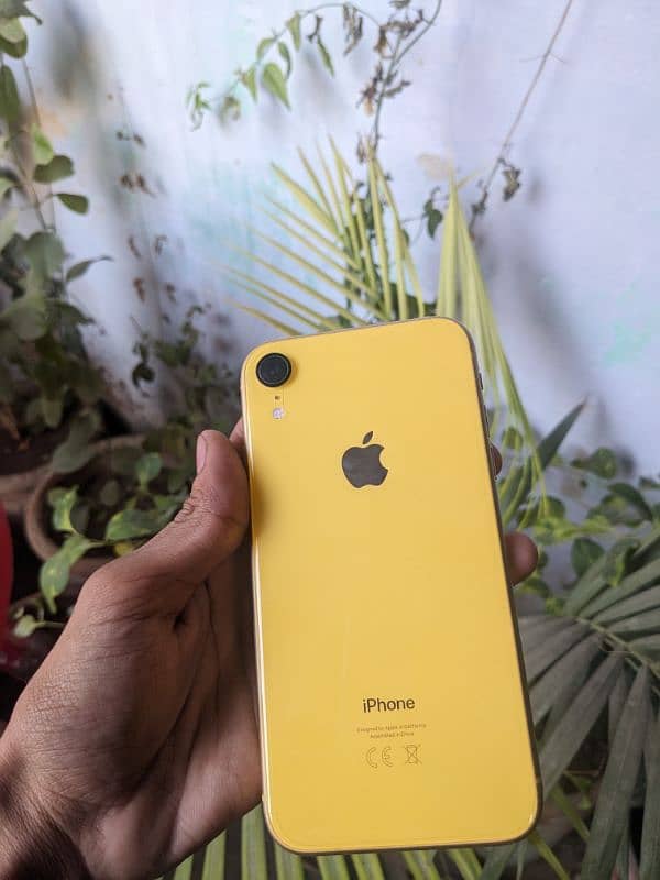 IPHONE XR 64GB PTA APPROVED KIT 10