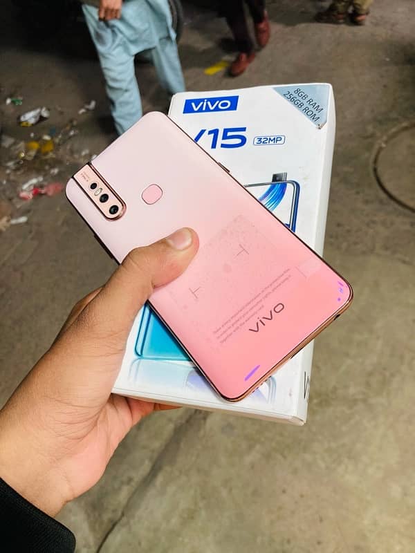 vivo v15 popup camera(8/256GB)(10/10)With box charger. Price final h 0