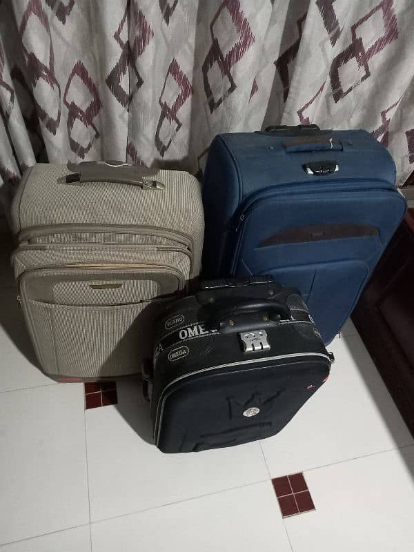 3 Luggage bags, large, medium and small 1