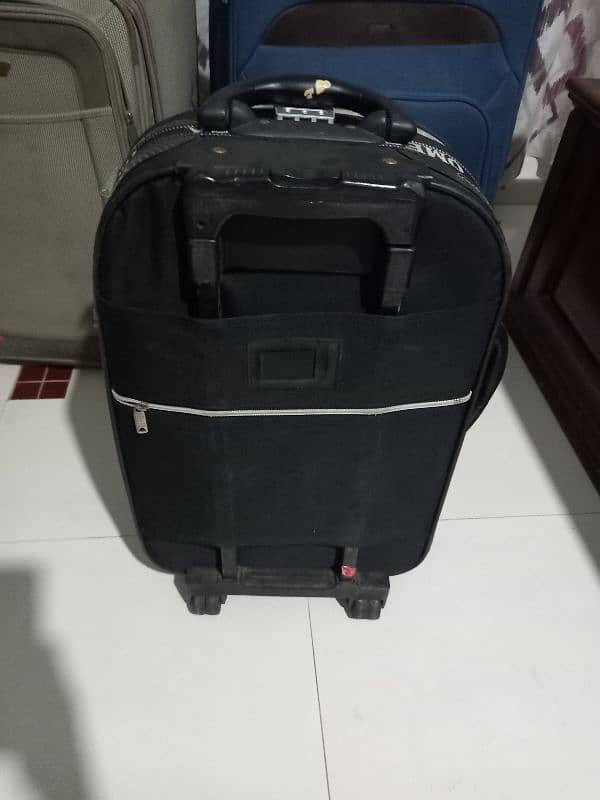 3 Luggage bags, large, medium and small 2