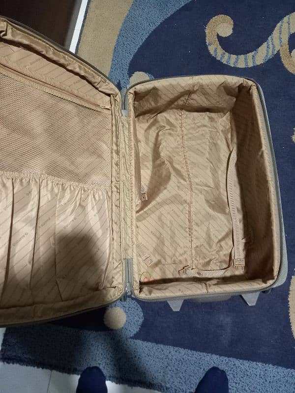 3 Luggage bags, large, medium and small 9