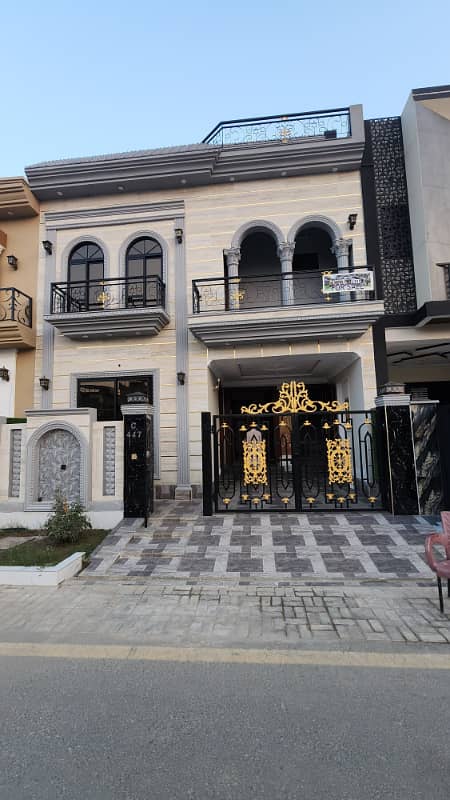 5 Marla Luxurious House for Sale in Etihad Town Phase 1 0