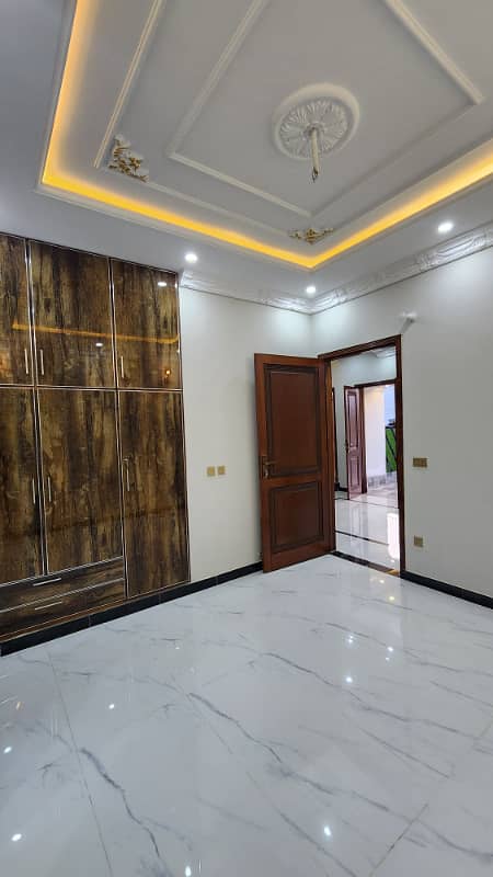 5 Marla Luxurious House for Sale in Etihad Town Phase 1 7