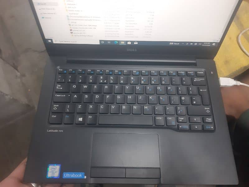 Dell Latitude 7370 1