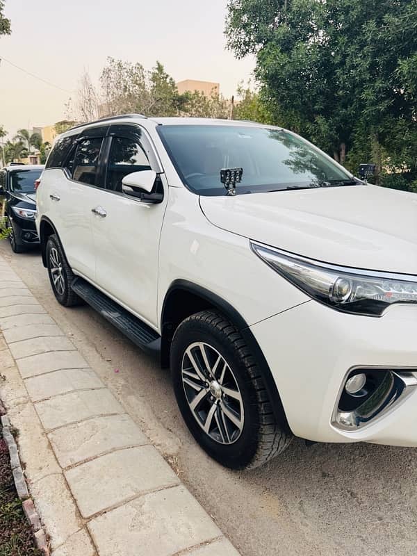 Toyota Fortuner 2017 8