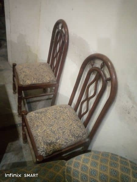 dining table of 6 chairs 4