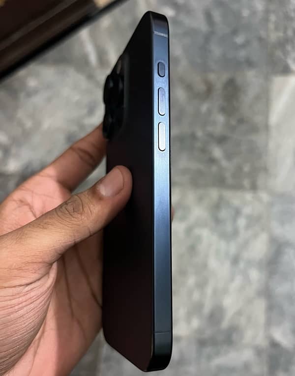 iPhone 15 Pro 256gb LLA (not max) 1