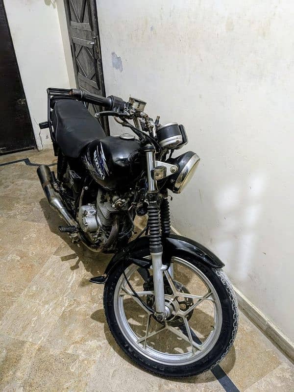 Suzuki gs 150 in geniun condition in 10/9 condition all ok 2