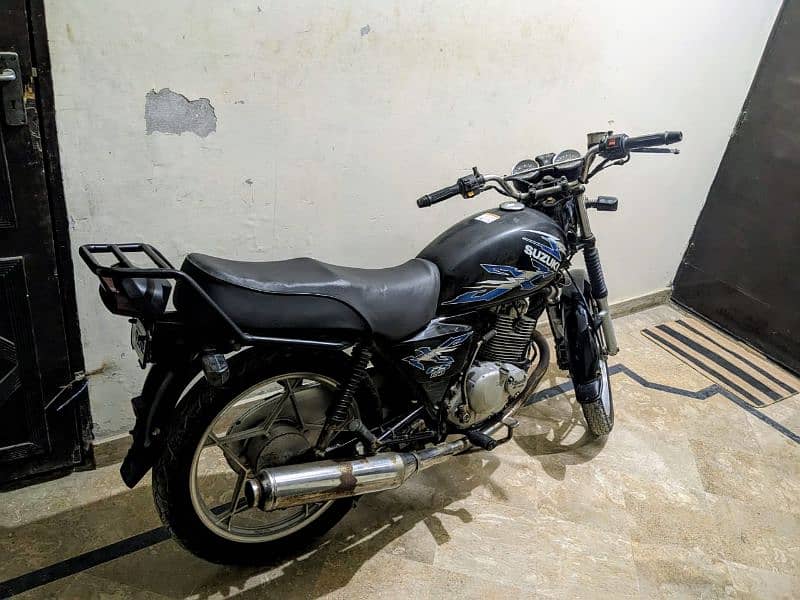 Suzuki gs 150 in geniun condition in 10/9 condition all ok 5