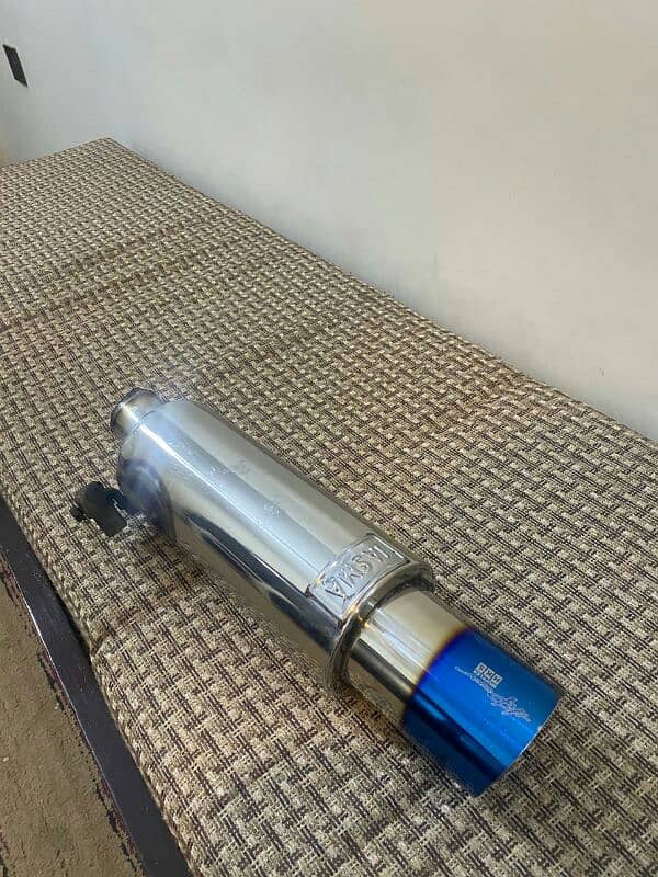 HKS muffler/exhaust 3