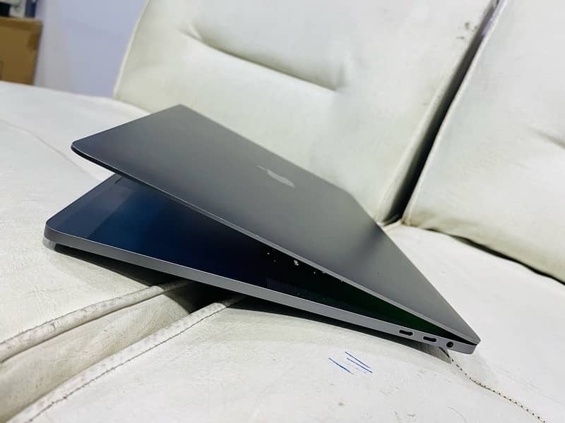 Apple MacBook Pro 2019- i9 variant (16-inch) 32-512GB 2