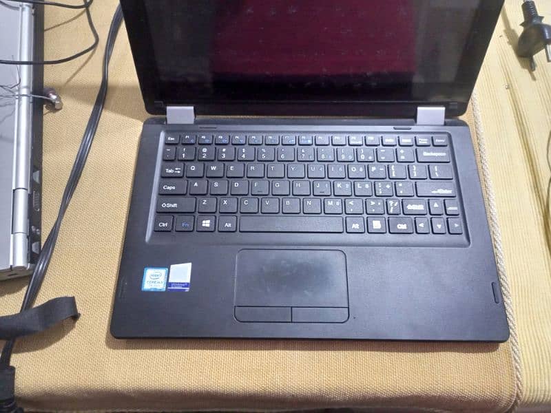 Heir Y11C laptop 1