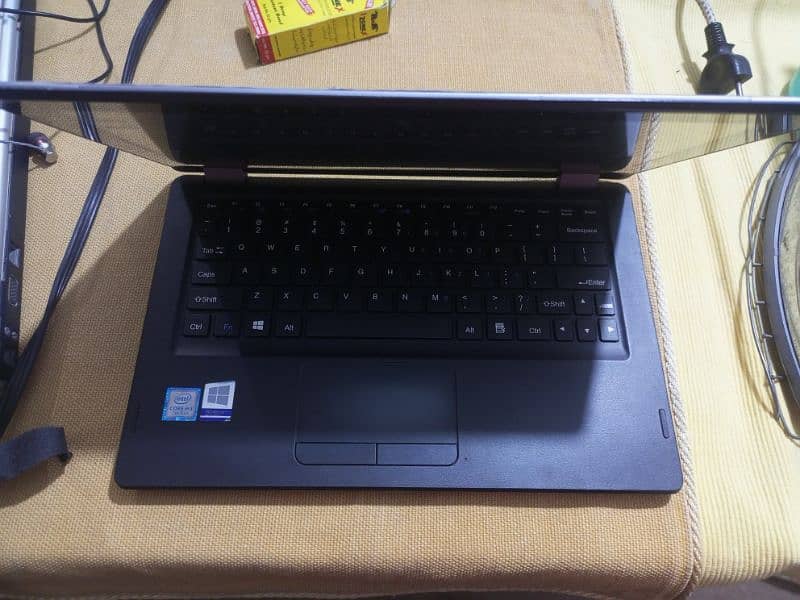 Heir Y11C laptop 3