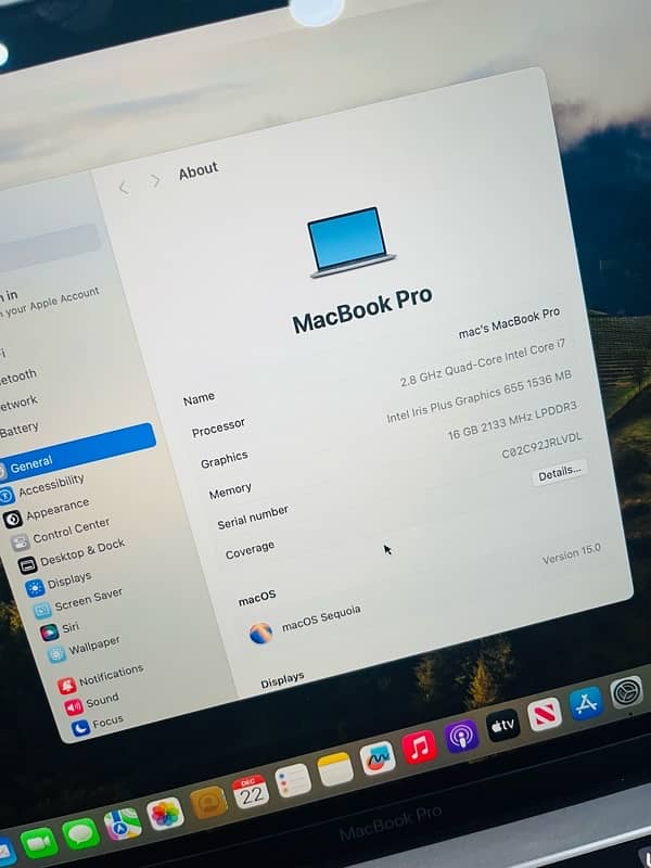 MacBook Pro 2019 - 13.3 inch | i7 & 16 GB Ram 256 GB SSD 3