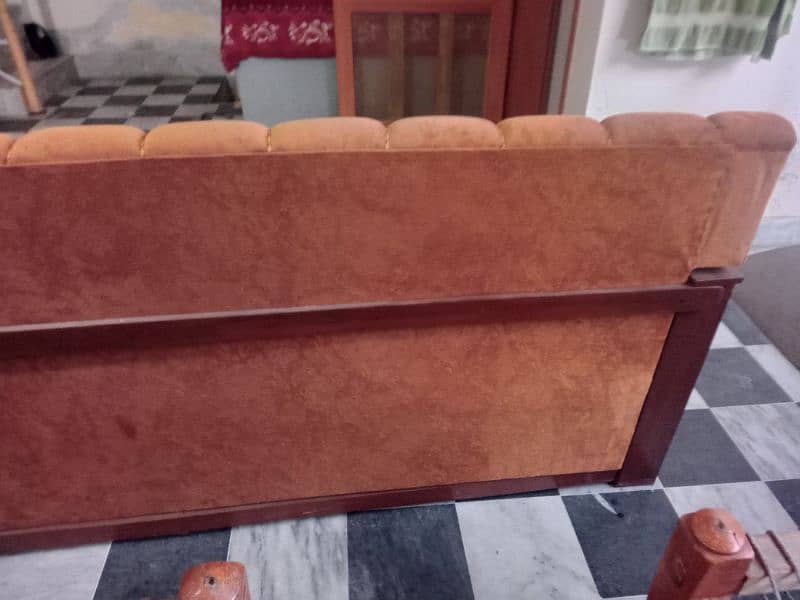 3 seater sofa for sell 8