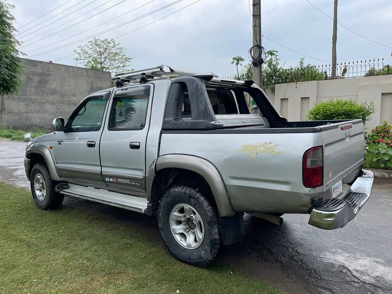 Toyota Hilux 2003 4