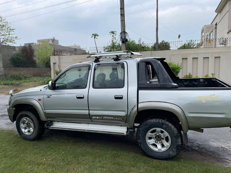 Toyota Hilux 2003 5