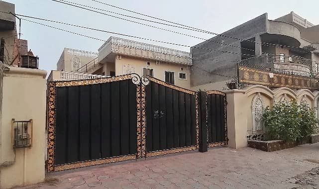 House For sale Is Readily Available In Prime Location Of Marghzar Officers Colony 1