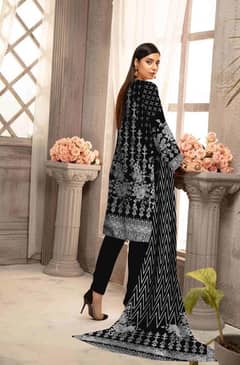 unstitched lawn printed suit