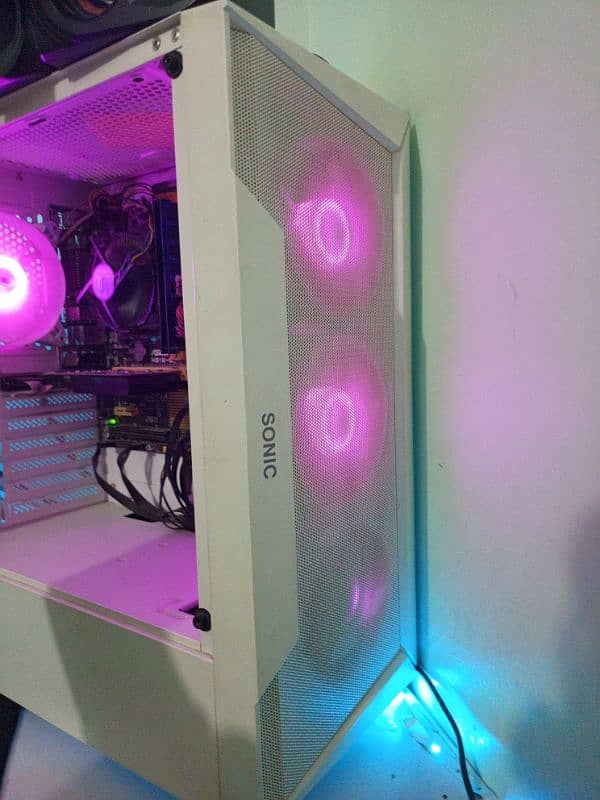 Gaming PC with 4gb Graphic card gt 730 with 2 PCs 24 inch Screens 5