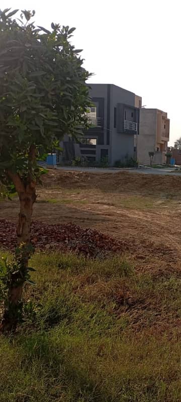 5 Marla plot available for sale in DHA 11 rahbar 1