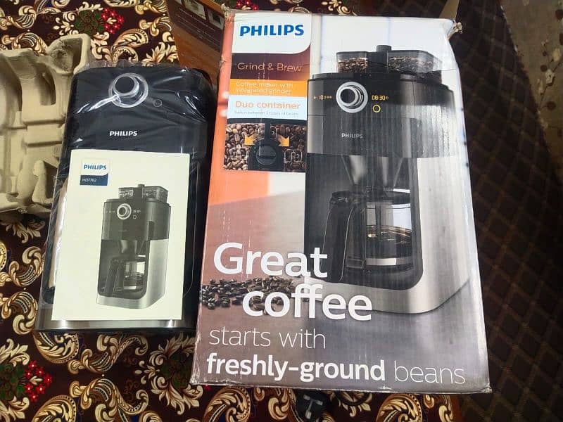 Philips coffee maker with grinder  model hd7762 0