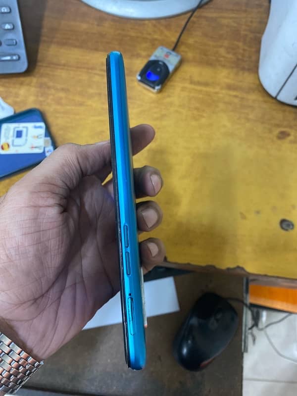 realme 5i 4