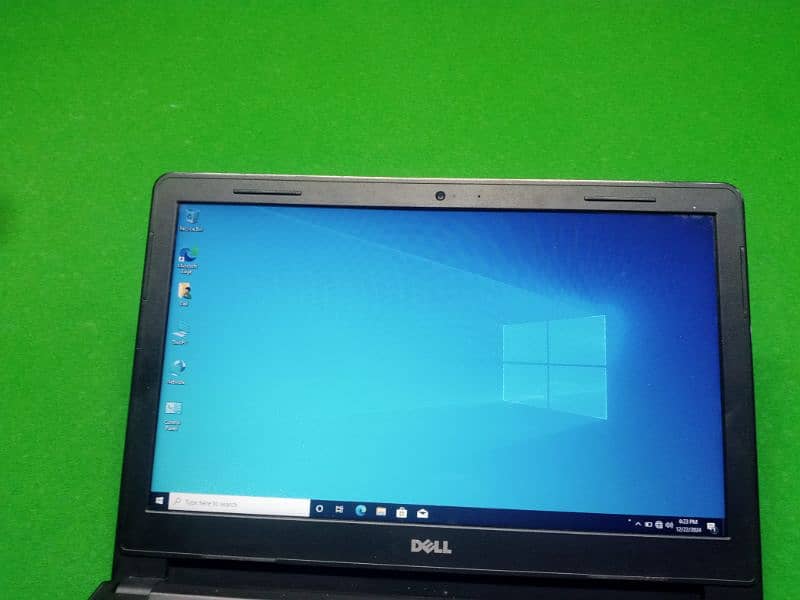 Dell i7 7th genration P76g 8gb ram 500gb Hard 1