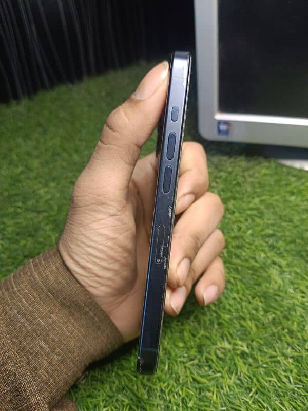 IPHONE 15 PRO 256 GB NON PTA ESIM TIME AVAILABLE 94 BH 256 BC 3