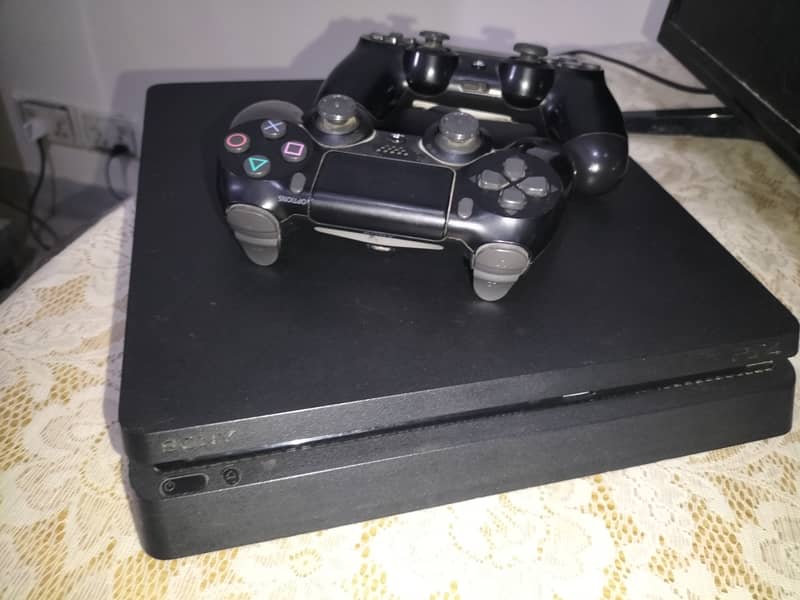 Ps4 Slim (1TB) 1