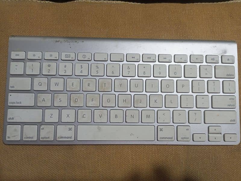 apple magic 1 keyboard 1