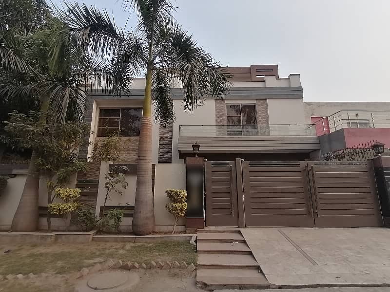 Book A Facing Park House Of 1 Kanal In Marghzar Officers Colony Marghzar Officers Colony 0