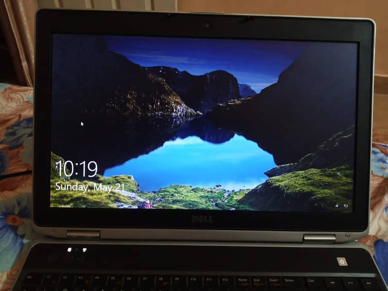 Dell Latitude E6530 0