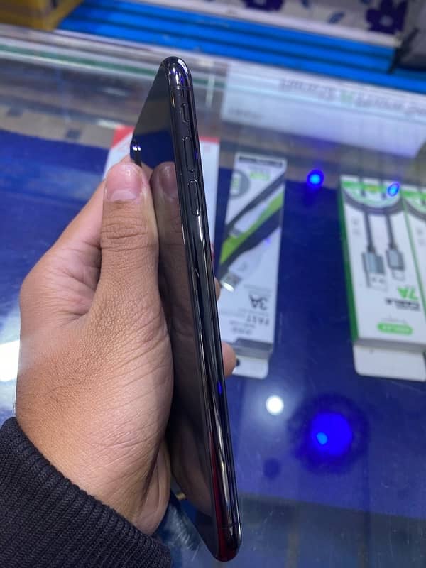 iphone xs max 256 gb pta approved 3