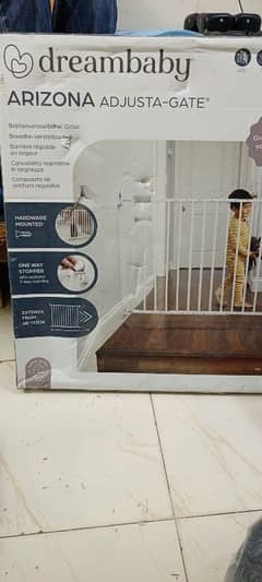 BABY WALL MOUNTED SAFETY GATE