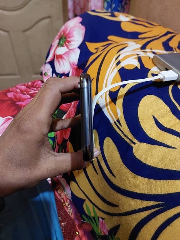 iphone xs 64gb non pta jv sim time used candtion 10’9 5