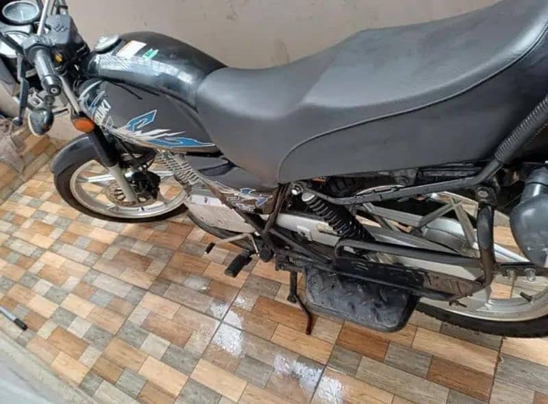 Suzuki 150 GS special edition 6