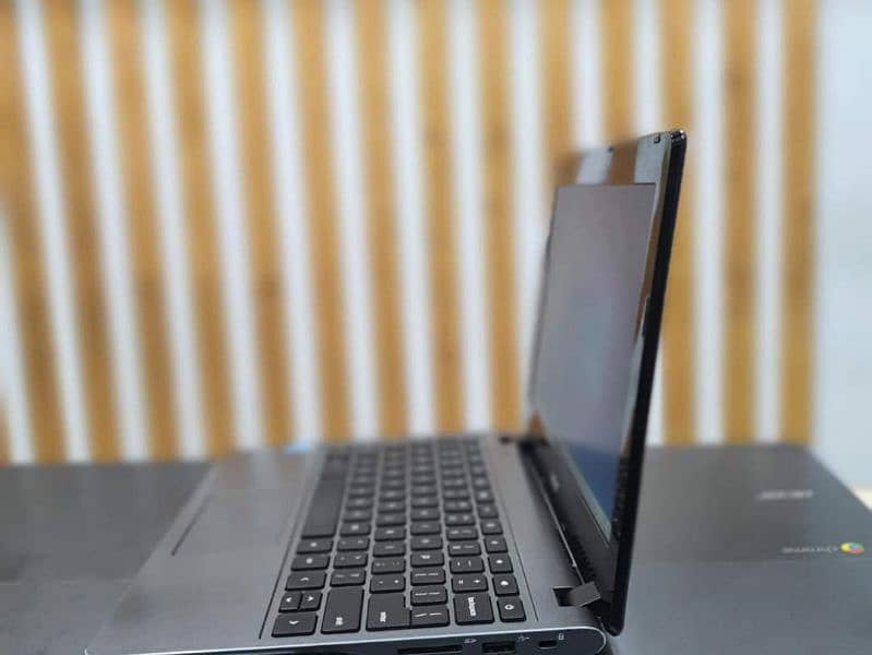 Acer Chrome Book 740 2